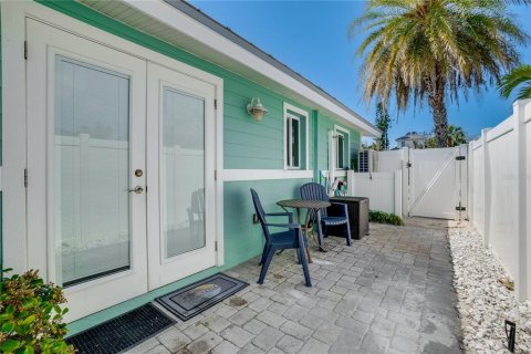 Condo in Bradenton Beach, Florida, 2 bedrooms № 2149180 - photo 23