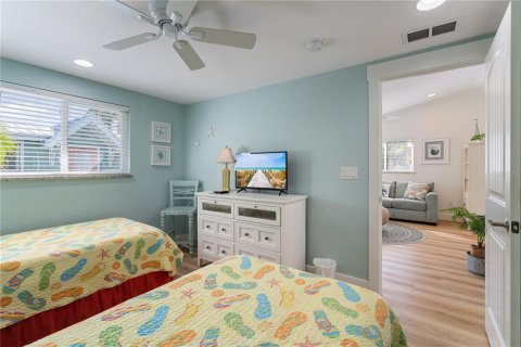 Condo in Bradenton Beach, Florida, 2 bedrooms № 2149180 - photo 12