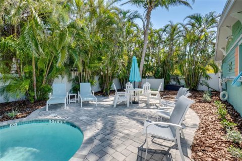 Condo in Bradenton Beach, Florida, 2 bedrooms № 2149180 - photo 16