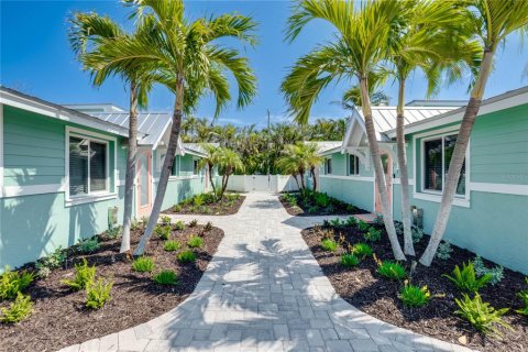 Condo in Bradenton Beach, Florida, 2 bedrooms № 2149180 - photo 21