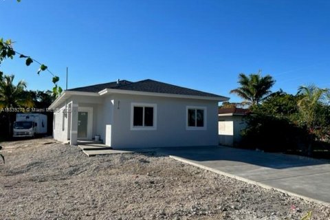 House in Miami Gardens, Florida 4 bedrooms № 1831007 - photo 12