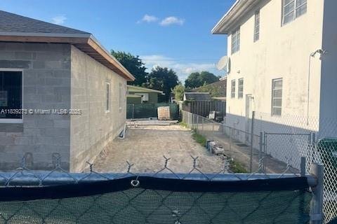 House in Miami Gardens, Florida 4 bedrooms № 1831007 - photo 3