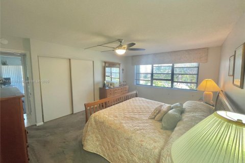 Condo in Pompano Beach, Florida, 3 bedrooms № 1978865 - photo 26