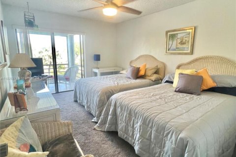 Condo in Pompano Beach, Florida, 3 bedrooms № 1978865 - photo 21