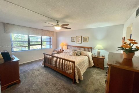 Condo in Pompano Beach, Florida, 3 bedrooms № 1978865 - photo 24