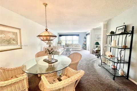 Condo in Pompano Beach, Florida, 3 bedrooms № 1978865 - photo 8