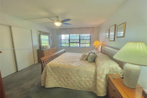 Condo in Pompano Beach, Florida, 3 bedrooms № 1978865 - photo 25