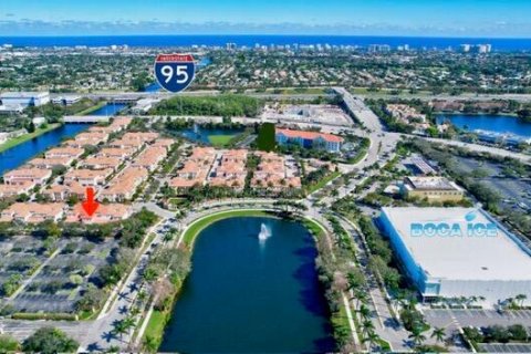 Touwnhouse à vendre à Boca Raton, Floride: 3 chambres, 202.53 m2 № 2191636 - photo 2