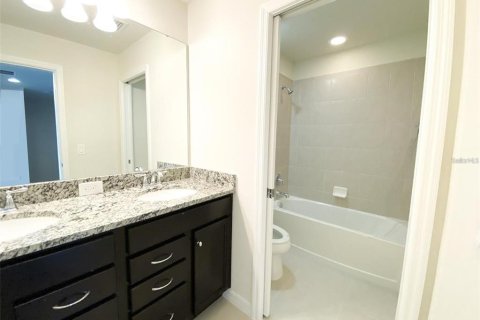 Adosado en venta en Kissimmee, Florida, 5 dormitorios, 210.24 m2 № 1846930 - foto 13