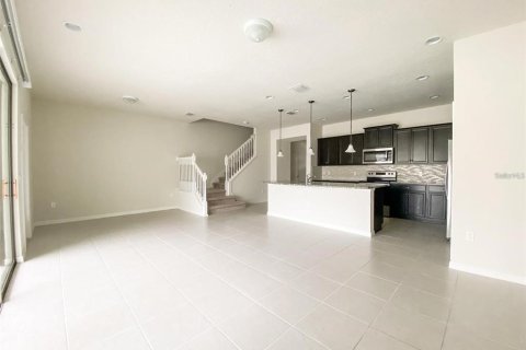 Adosado en venta en Kissimmee, Florida, 5 dormitorios, 210.24 m2 № 1846930 - foto 4