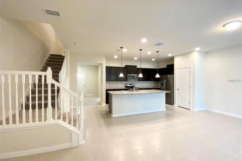 Adosado en venta en Kissimmee, Florida, 5 dormitorios, 210.24 m2 № 1846930 - foto 3