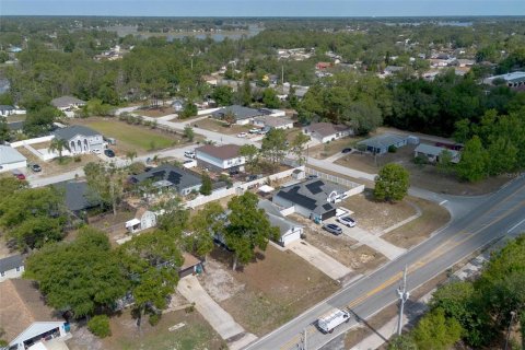 House in Deltona, Florida 4 bedrooms, 135.17 sq.m. № 1688215 - photo 27