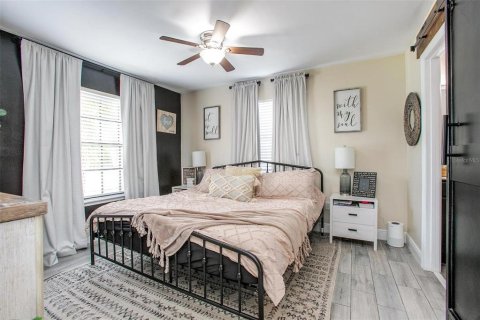 House in Deltona, Florida 4 bedrooms, 135.17 sq.m. № 1688215 - photo 9