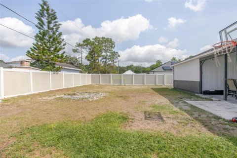 House in Deltona, Florida 4 bedrooms, 135.17 sq.m. № 1688215 - photo 24
