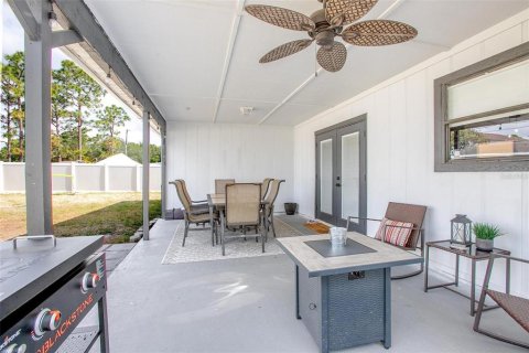 House in Deltona, Florida 4 bedrooms, 135.17 sq.m. № 1688215 - photo 21