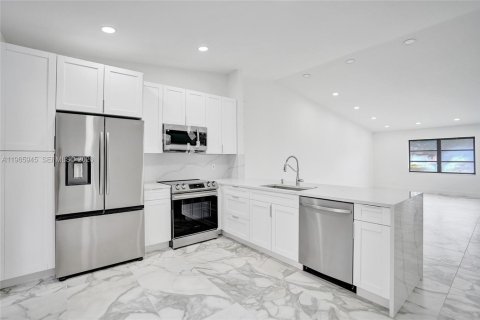 Купить кондоминиум в Делрей-Бич, Флорида 2 спальни, 121.79м2, № 2031891 - фото 21