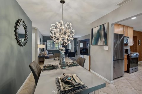 Villa ou maison à vendre à Oakland Park, Floride: 2 chambres, 122.63 m2 № 2402029 - photo 15