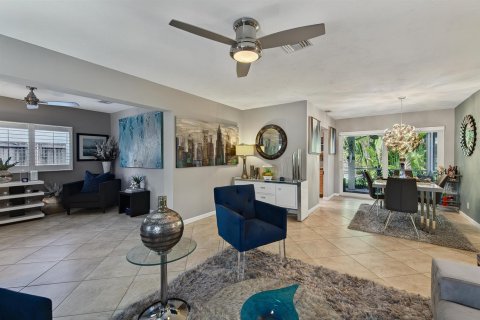 Villa ou maison à vendre à Oakland Park, Floride: 2 chambres, 122.63 m2 № 2402029 - photo 9