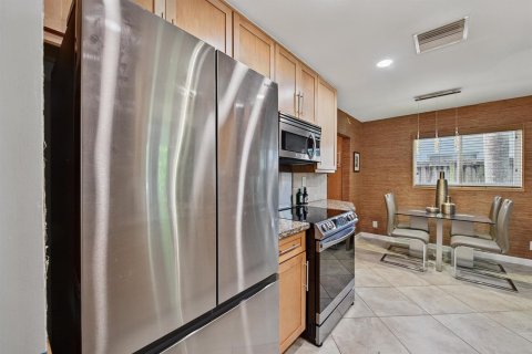 Villa ou maison à vendre à Oakland Park, Floride: 2 chambres, 122.63 m2 № 2402029 - photo 27