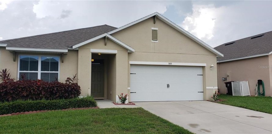 House in Haines City, Florida 3 bedrooms, 155.33 sq.m. № 1847116