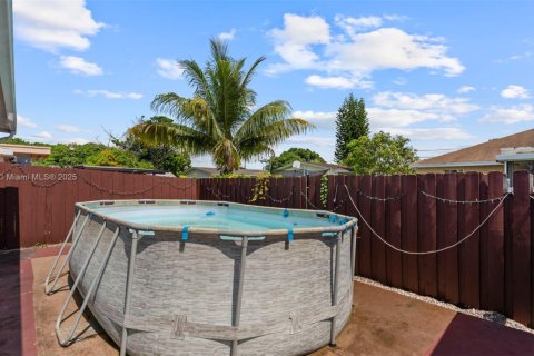 Villa ou maison à vendre à Miami, Floride: 3 chambres, 117.06 m2 № 1823431 - photo 28