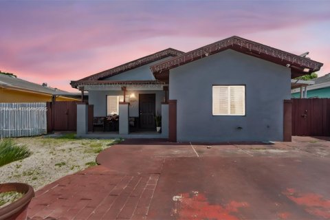 Villa ou maison à vendre à Miami, Floride: 3 chambres, 117.06 m2 № 1823431 - photo 4