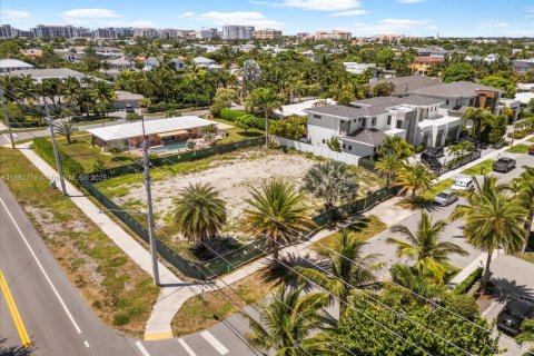 House in Boca Raton, Florida 7 bedrooms, 531.96 sq.m. № 1891594 - photo 8