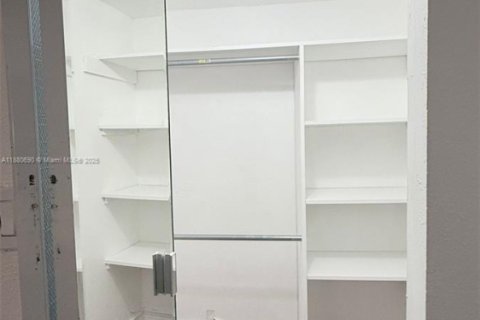 Купить кондоминиум в Лодерхилл, Флорида 2 спальни, 104.98м2, № 2079210 - фото 14