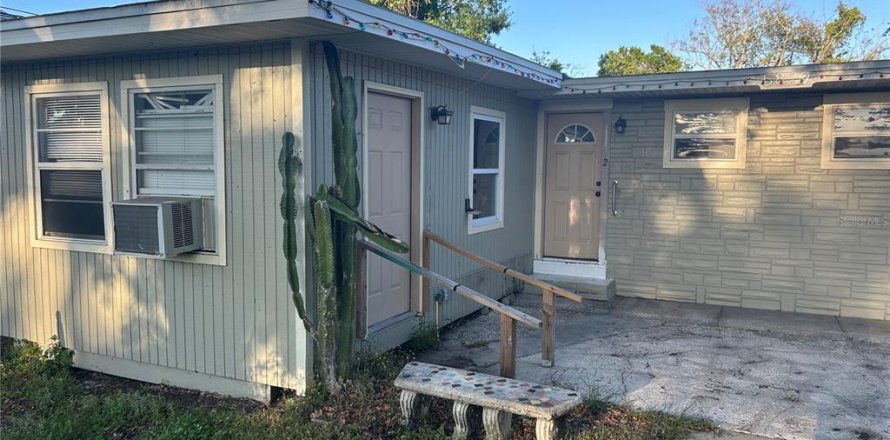 House in Saint Petersburg, Florida 2 bedrooms, 110.46 sq.m. № 1640320