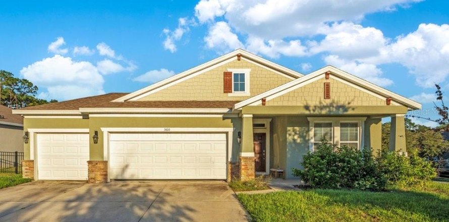House in DeLand, Florida 4 bedrooms, 197.32 sq.m. № 2424364