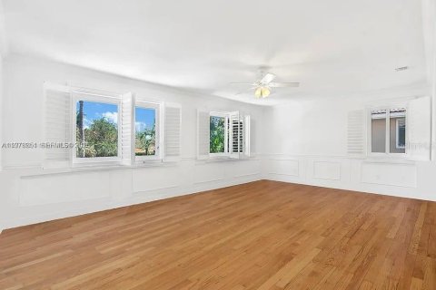 Снять в аренду виллу или дом в Майами-Лейкс, Флорида 6 спален, 387.96м2, № 2050791 - фото 20
