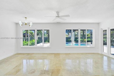 Снять в аренду виллу или дом в Майами-Лейкс, Флорида 6 спален, 387.96м2, № 2050791 - фото 26