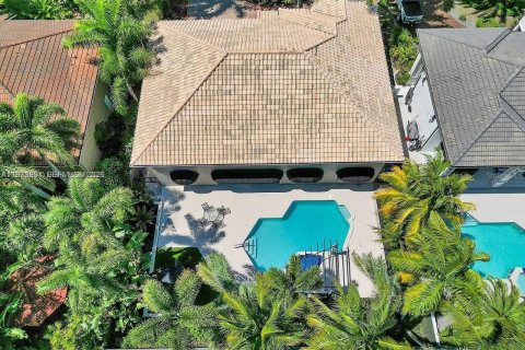 Снять в аренду виллу или дом в Майами-Лейкс, Флорида 6 спален, 387.96м2, № 2050791 - фото 27