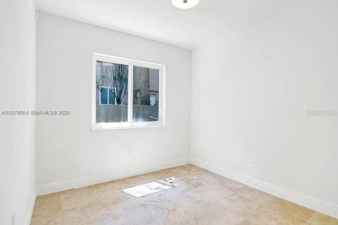 Снять в аренду виллу или дом в Майами-Лейкс, Флорида 6 спален, 387.96м2, № 2050791 - фото 25