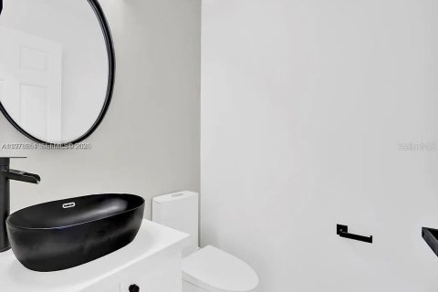 Снять в аренду виллу или дом в Майами-Лейкс, Флорида 6 спален, 387.96м2, № 2050791 - фото 24