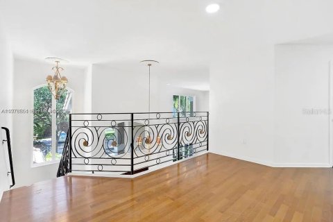 Снять в аренду виллу или дом в Майами-Лейкс, Флорида 6 спален, 387.96м2, № 2050791 - фото 21