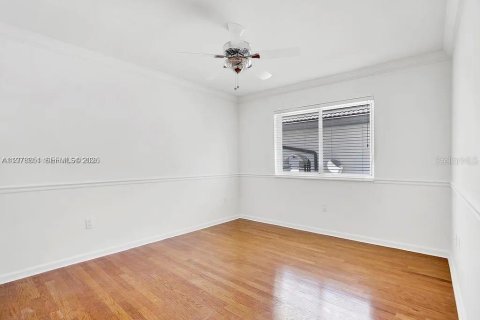 Снять в аренду виллу или дом в Майами-Лейкс, Флорида 6 спален, 387.96м2, № 2050791 - фото 17