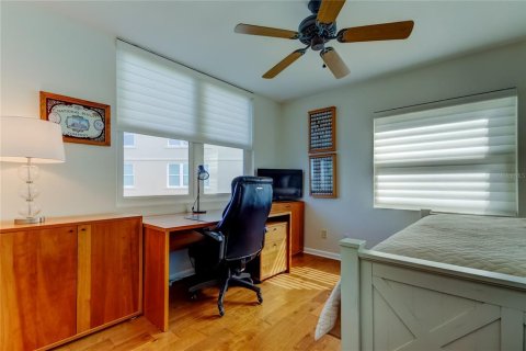 Condo in Saint Petersburg, Florida, 2 bedrooms  № 1817811 - photo 17