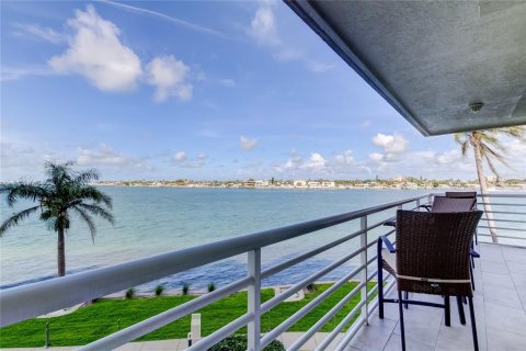 Condo in Saint Petersburg, Florida, 2 bedrooms  № 1817811 - photo 21