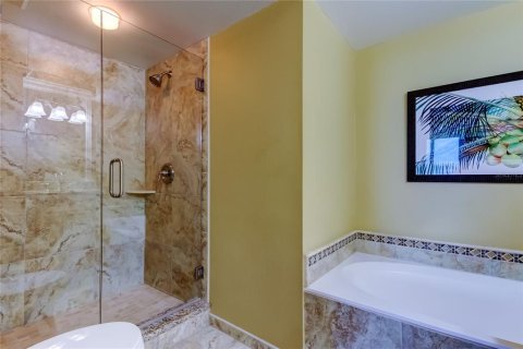 Condo in Saint Petersburg, Florida, 2 bedrooms  № 1817811 - photo 16