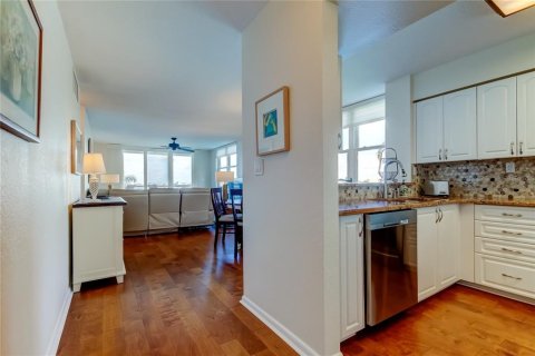Condo in Saint Petersburg, Florida, 2 bedrooms  № 1817811 - photo 6