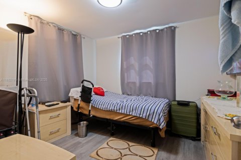 House in Fort Lauderdale, Florida 2 bedrooms, 73.02 sq.m. № 1978445 - photo 9