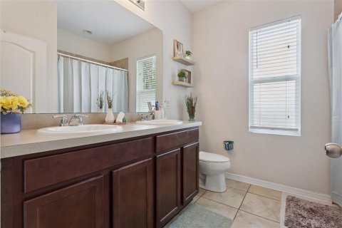 House in Grand Island, Florida 4 bedrooms, 243.87 sq.m. № 2205427 - photo 25