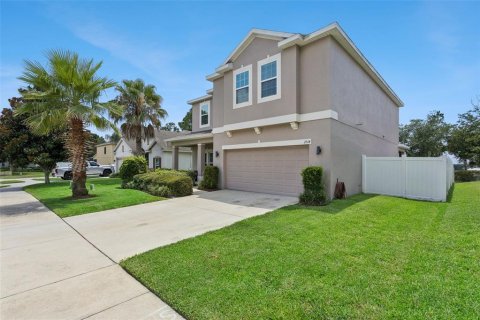 House in Grand Island, Florida 4 bedrooms, 243.87 sq.m. № 2205427 - photo 3