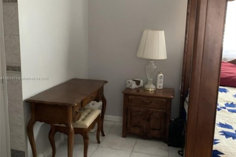 Villa ou maison à vendre à Miami, Floride: 4 chambres, 207.17 m2 № 1823604 - photo 21