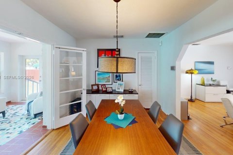 Villa ou maison à louer à Biscayne Park, Floride: 3 chambres, 151.52 m2 № 2066586 - photo 4