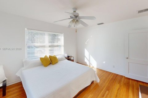 Villa ou maison à louer à Biscayne Park, Floride: 3 chambres, 151.52 m2 № 2066586 - photo 10