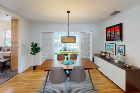 Villa ou maison à louer à Biscayne Park, Floride: 3 chambres, 151.52 m2 № 2066586 - photo 3