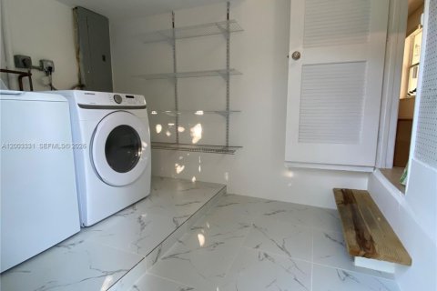 Villa ou maison à louer à Biscayne Park, Floride: 3 chambres, 151.52 m2 № 2066586 - photo 18