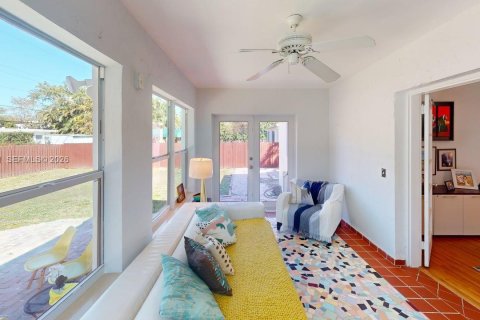 Villa ou maison à louer à Biscayne Park, Floride: 3 chambres, 151.52 m2 № 2066586 - photo 8